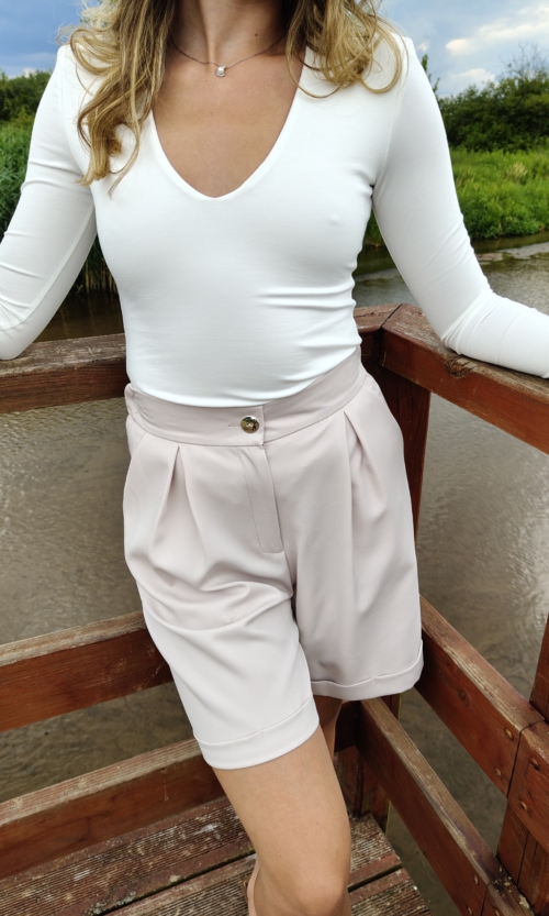 Beżowe spodenki Carlo